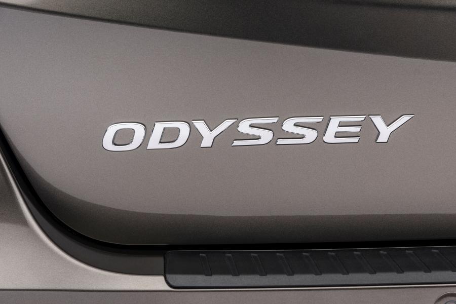 Логотип Honda Odyssey 2017 года  (фото 36 из 160)